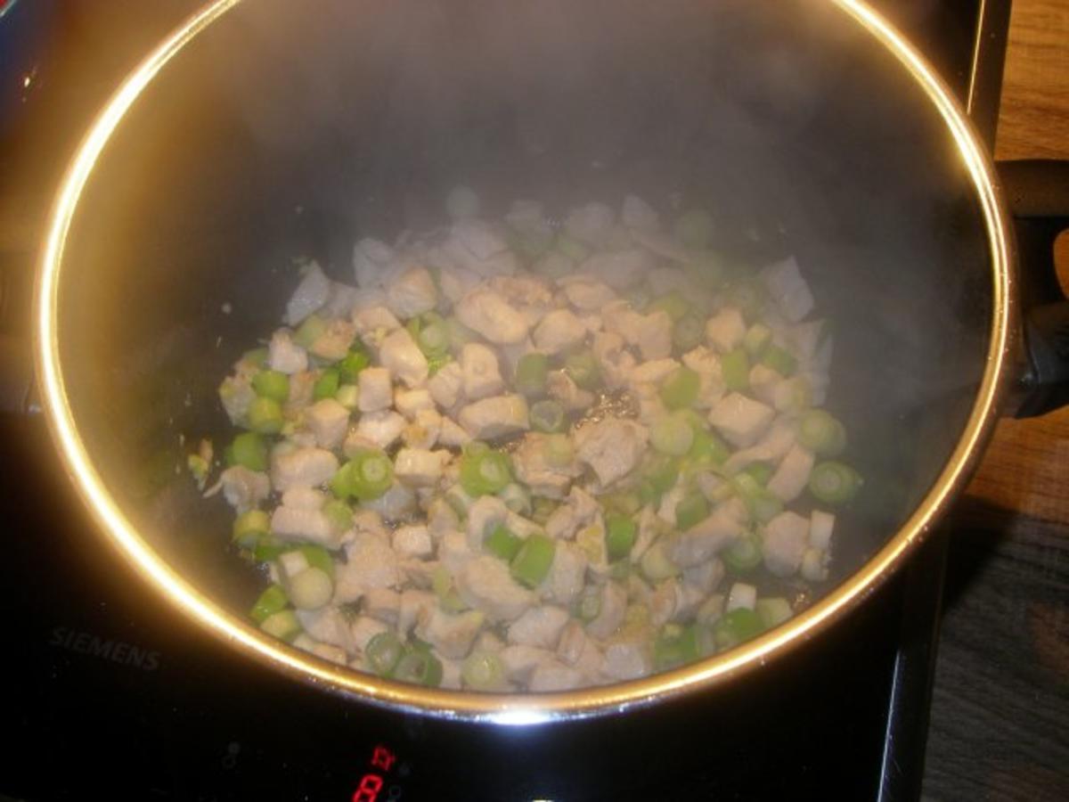 Pikante Suppe Thai-art, mit Kokos und Hühnchen - Rezept - Bild Nr. 3