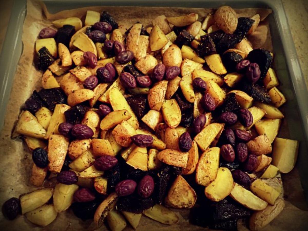 Beilage: Kartoffeln und Rote Bete vom Blech mit Ziegenfrischkäse-Dip ...