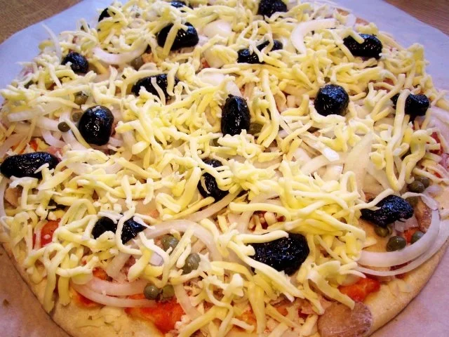 Pizza nach Art des Hauses - Rezept - Bild Nr. 3