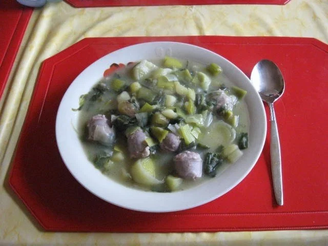 Rezept: Lauch Eintopf mit Mettklöschen Lauch Eintopf mit Mettklöschen - Rezept