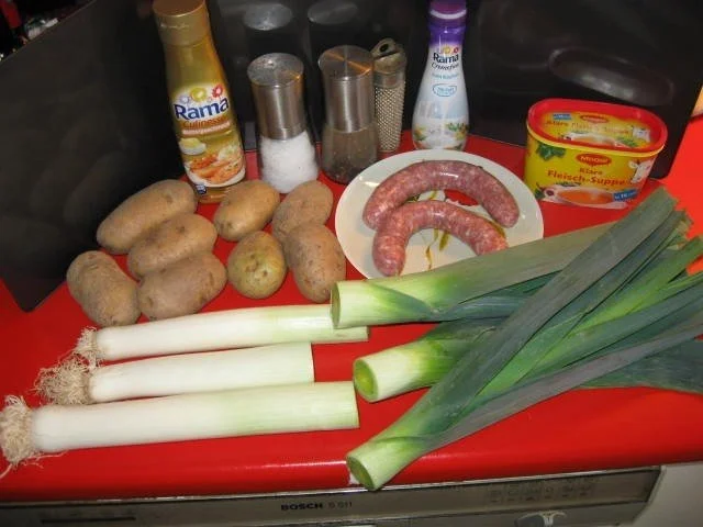 Rezept: Lauch Eintopf mit Mettklöschen Bild Nr. 2 Lauch Eintopf mit Mettklöschen - Rezept - Bild Nr. 2