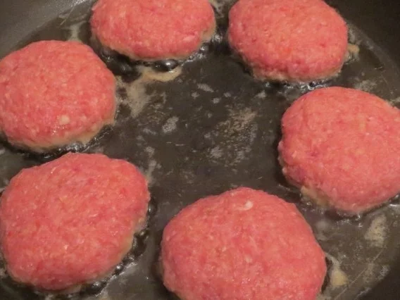 Rezept: Kochen: Kohlrabi mit Sauce zu Mini-Frikadellen Kochen: Kohlrabi mit Sauce zu Mini-Frikadellen - Rezept