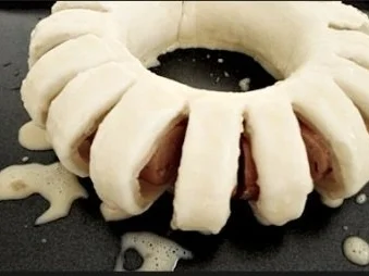 Chili Wiener im Cheddar Käse-Blätterteig-Mantel  aus dem Backofen und Bratkartoffeln dazu - Rezept - Bild Nr. 13