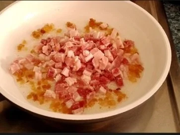 Chili Wiener im Cheddar Käse-Blätterteig-Mantel  aus dem Backofen und Bratkartoffeln dazu - Rezept - Bild Nr. 21