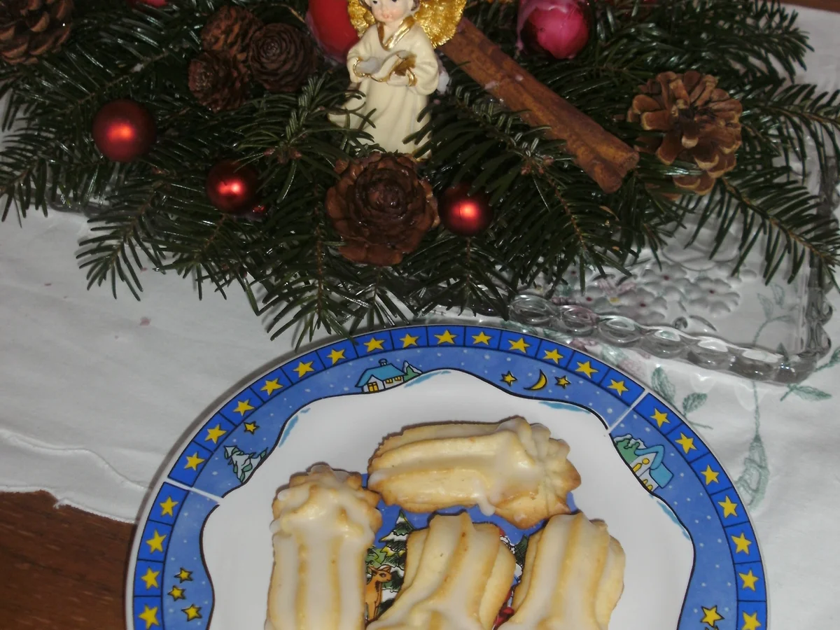 Rezept: Kekse: ZITRONENSTÄBCHEN mit Limoncello Bild Nr. 3128 Kekse: ZITRONENSTÄBCHEN mit Limoncello - Rezept - Bild Nr. 3128