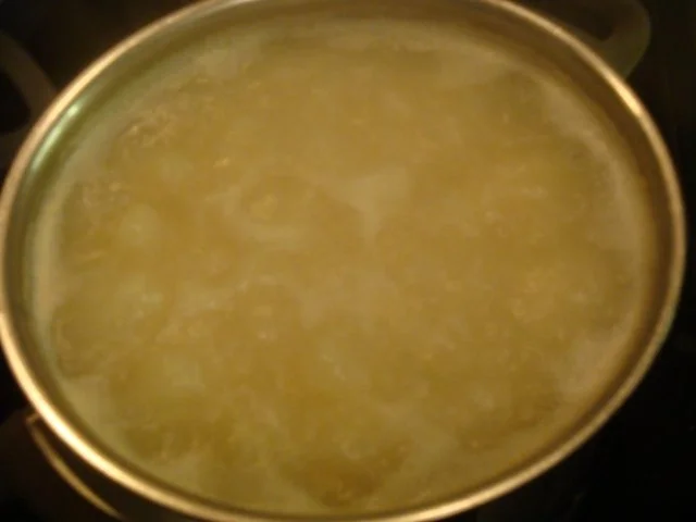 Tomaten-Paprika-Reis mit Minutensteaks und Kräuterbutter - Rezept - Bild Nr. 3