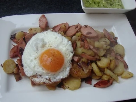 ERDÄPFEL GRÖSTL - Rezept