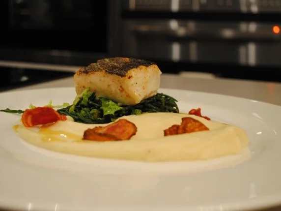 Winterkabeljau/ Selleriepürree/ ostfriesische Salzstangen/ Senfvinaigrette - Rezept - Bild Nr. 7