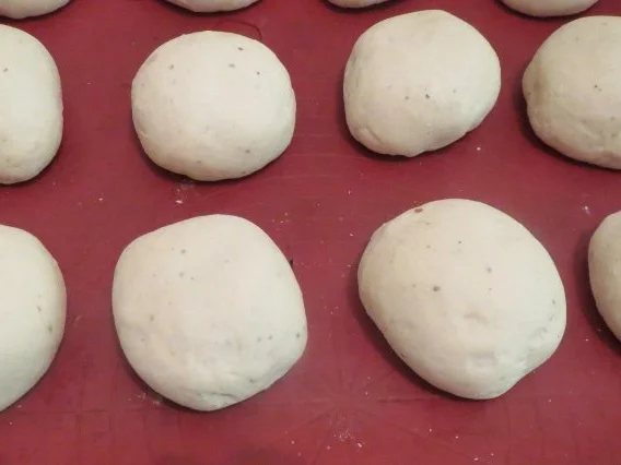 Rezept: Backen: Hackfleisch-Pogatschen Bild Nr. 6 Backen: Hackfleisch-Pogatschen - Rezept - Bild Nr. 6