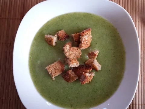 Schnelle Brokkolisuppe - Rezept