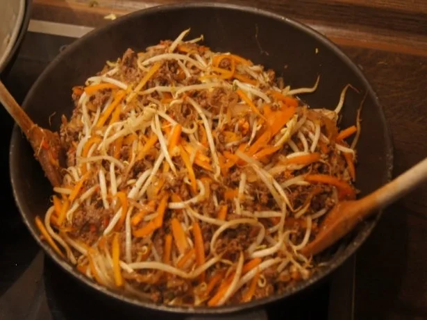 Würzige Frühlingsrollen - Rezept - Bild Nr. 9