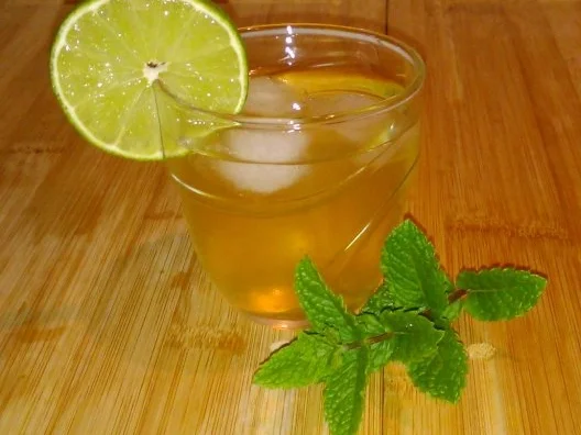 Rezept: Eistee mit marokkanischer Minze Eistee mit marokkanischer Minze - Rezept