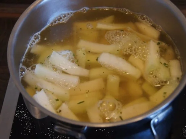 Rindermettsteak mit Sahne-Kohlrabi und Kartoffelstampf - Rezept - Bild Nr. 11