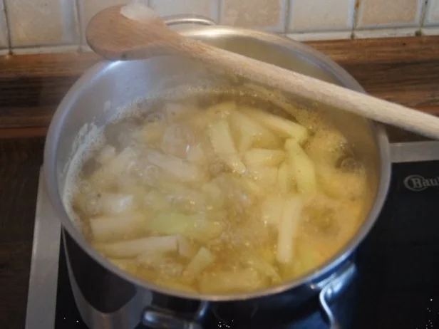 Rindermettsteak mit Sahne-Kohlrabi und Kartoffelstampf - Rezept - Bild Nr. 12