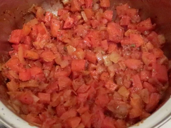 Sauce: Scharfe Tomaten-Paprika-Sauce - Rezept - Bild Nr. 2