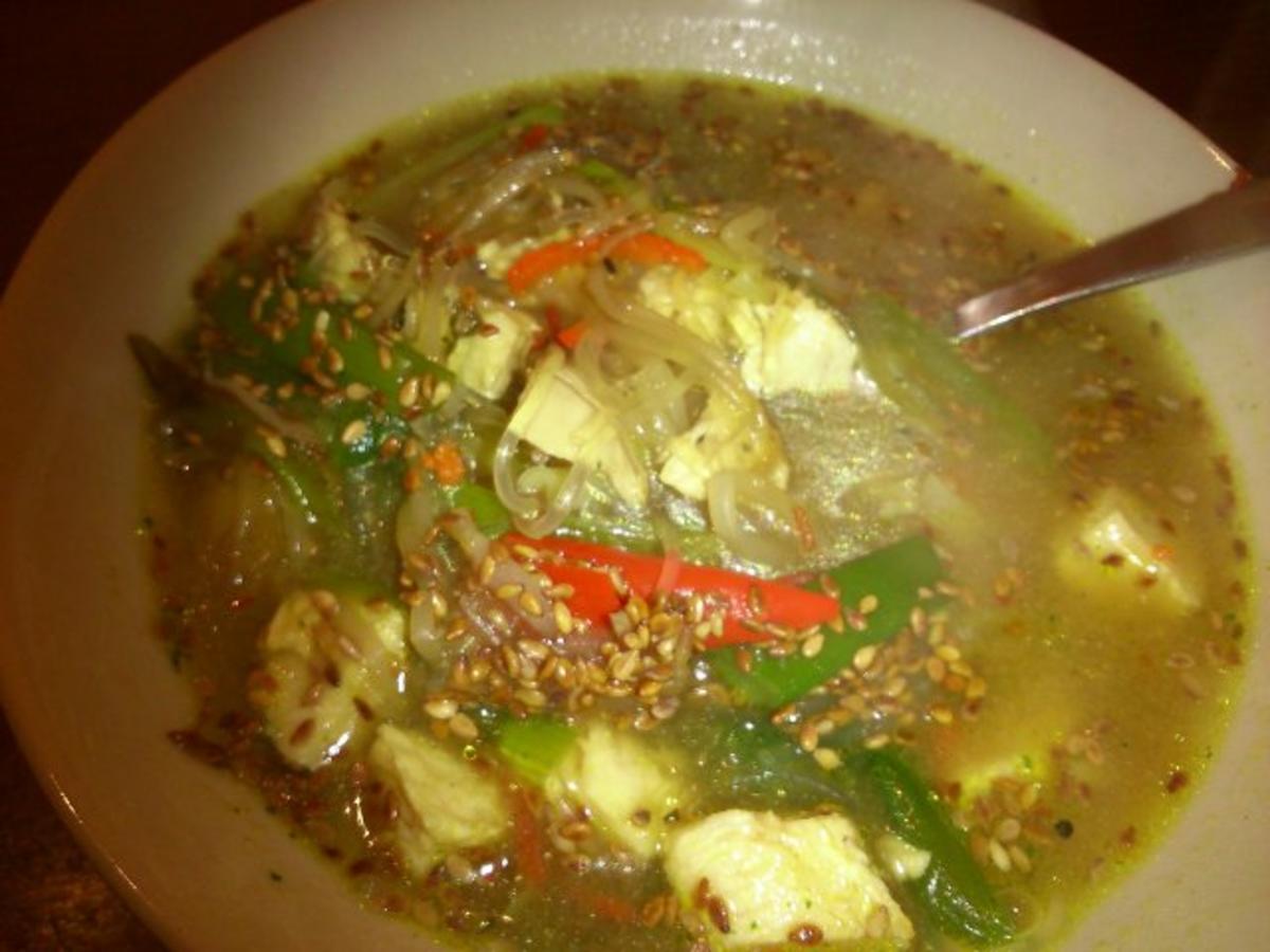Asia-Suppe mit Hähnchen - Rezept