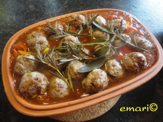 Fleischbällchen in Tomaten - Rotwein Sauce - Rezept - Bild Nr. 17