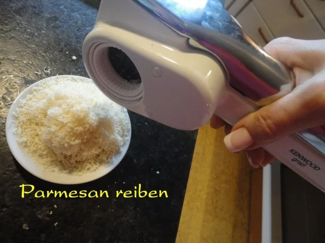 Fleischbällchen in Tomaten - Rotwein Sauce - Rezept - Bild Nr. 3