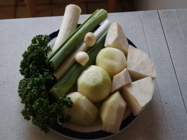 Tafelspitz mit Meerrettichsauce, karamellisierten Möhren und Kartoffelpilzen - Rezept - Bild Nr. 3