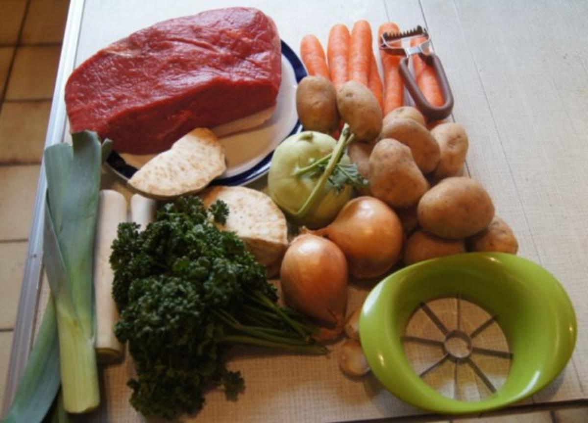 Tafelspitz mit Meerrettichsauce, karamellisierten Möhren und Kartoffelpilzen - Rezept - Bild Nr. 2