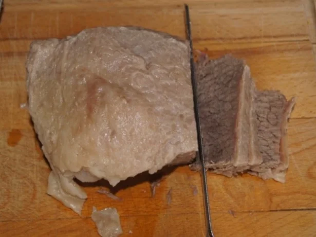 Tafelspitz mit Meerrettichsauce, karamellisierten Möhren und Kartoffelpilzen - Rezept - Bild Nr. 6