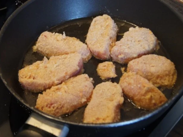 Putensteaks mit ausgebackenen Blumenkohl und Tatarska Omacka - Rezept - Bild Nr. 4