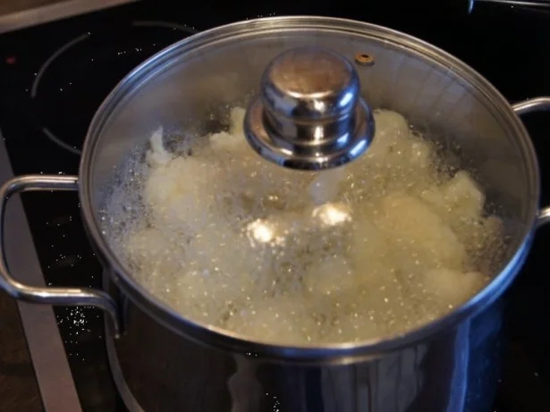 Putensteaks mit ausgebackenen Blumenkohl und Tatarska Omacka - Rezept - Bild Nr. 9