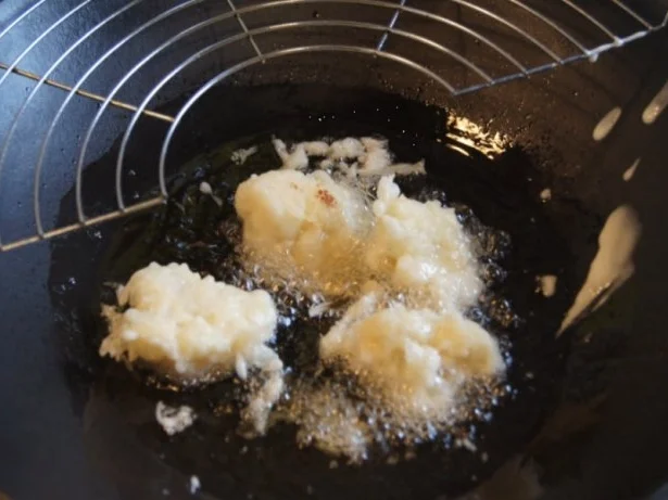 Putensteaks mit ausgebackenen Blumenkohl und Tatarska Omacka - Rezept - Bild Nr. 12