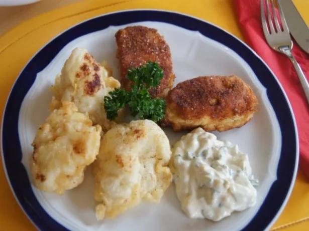 Putensteaks mit ausgebackenen Blumenkohl und Tatarska Omacka - Rezept - Bild Nr. 18