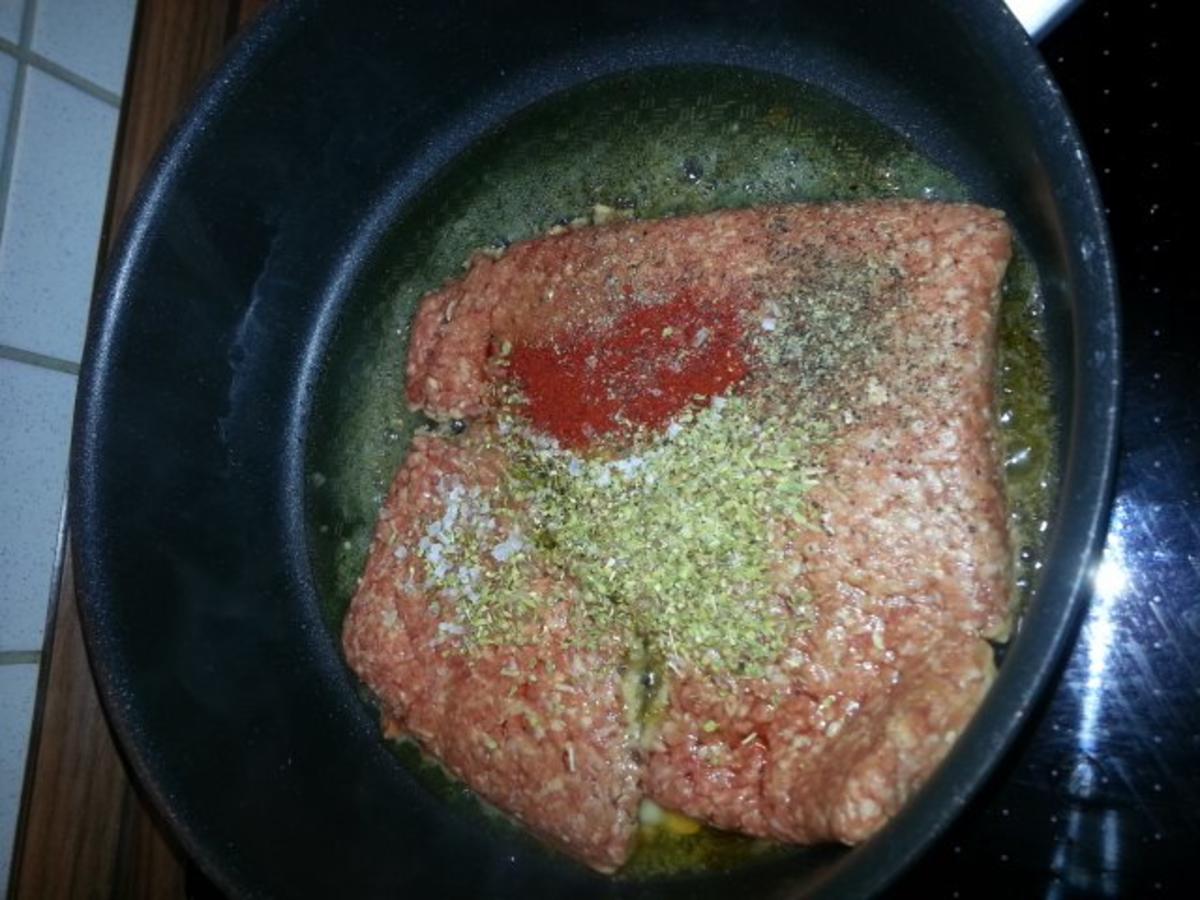 Cannelloni mit cremiger Hackfleischfüllung überbacken mit Tomatensugo - Rezept - Bild Nr. 3