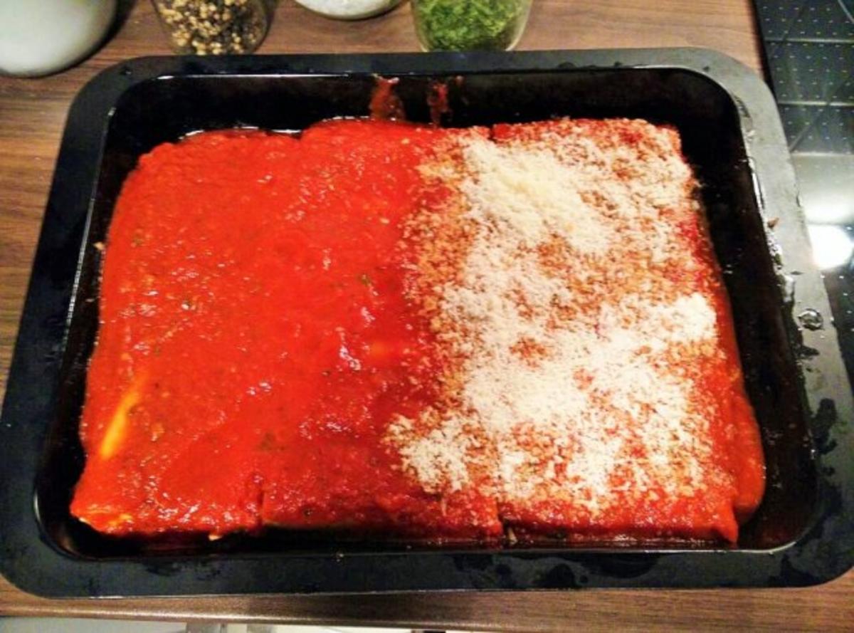 Cannelloni mit cremiger Hackfleischfüllung überbacken mit Tomatensugo - Rezept - Bild Nr. 9