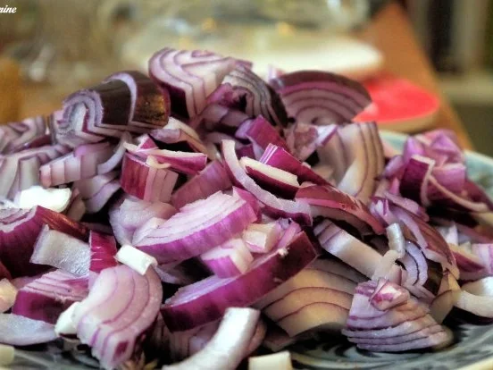 Pastinaken-Kartoffel-Gratin, Bouletten, Rotweinzwiebeln - Rezept - Bild Nr. 2