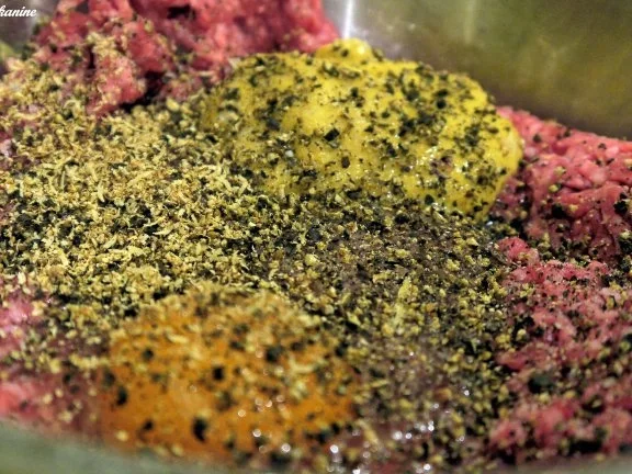 Pastinaken-Kartoffel-Gratin, Bouletten, Rotweinzwiebeln - Rezept - Bild Nr. 15