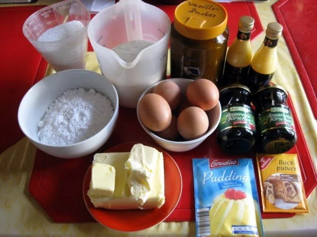 Rezept: Gugelhupf mit Amarena Kirschen und Eierlikör Bild Nr. 2 Gugelhupf mit Amarena Kirschen und Eierlikör - Rezept - Bild Nr. 2