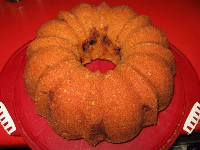 Rezept: Gugelhupf mit Amarena Kirschen und Eierlikör Bild Nr. 12 Gugelhupf mit Amarena Kirschen und Eierlikör - Rezept - Bild Nr. 12