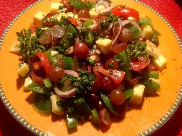 Paprika-Trauben-Käsesalat - Rezept