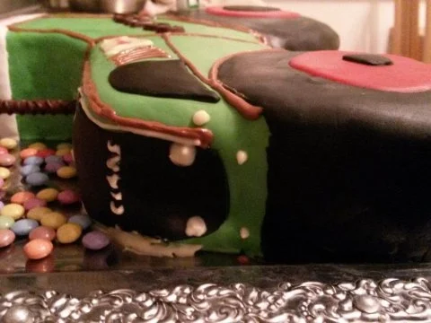 Rezept: Trecker-Torte Bild Nr. 9 Trecker-Torte - Rezept - Bild Nr. 9