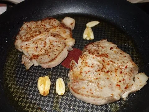 Schopfsteak zart umwickelt - Rezept