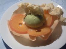 Avocado Glace auf Kakikompott in Tulipaneschalle - Rezept