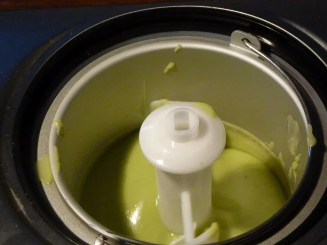 Avocado Glace auf Kakikompott in Tulipaneschalle - Rezept - Bild Nr. 4