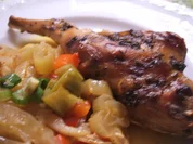 Fleisch: Geschmortes Kaninchen auf Gemüsebett - Rezept