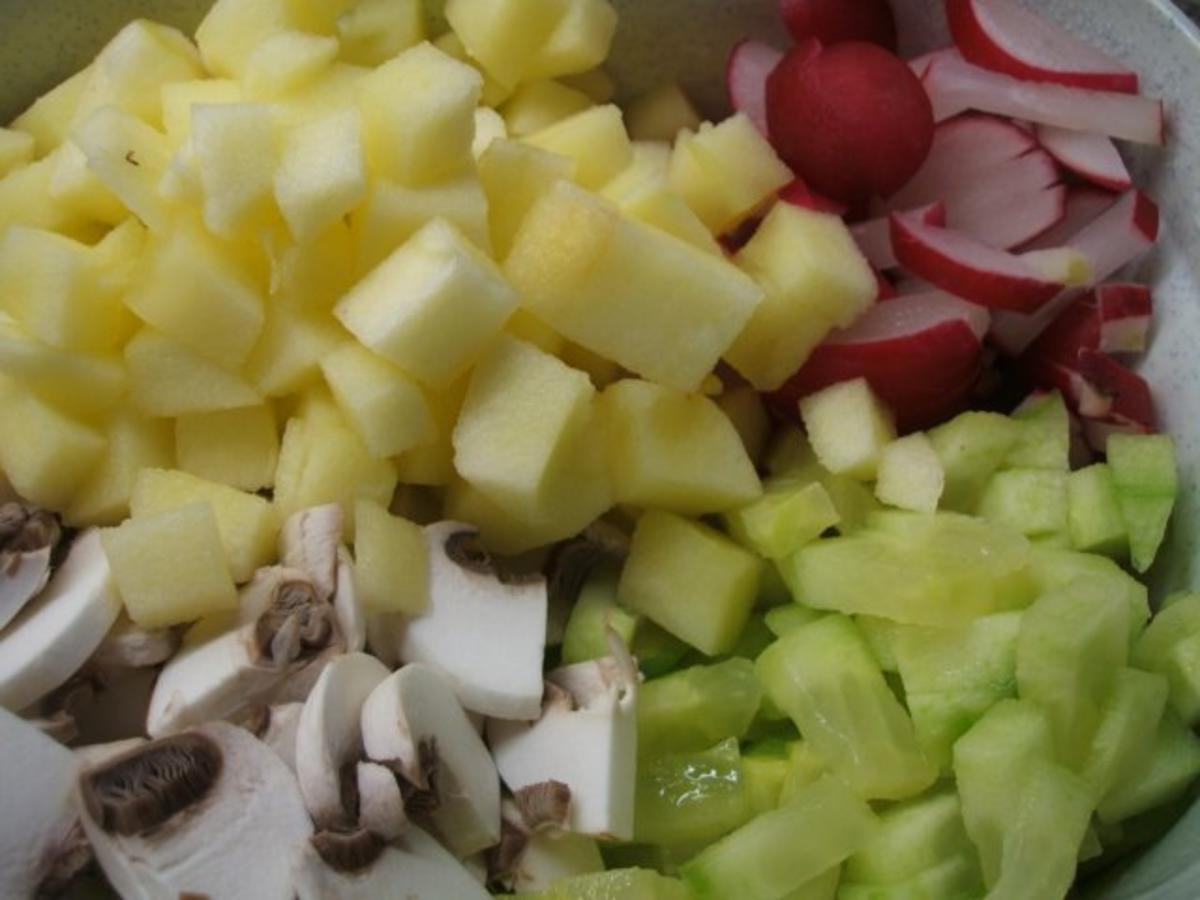 Salate: Backhendl-Salat - Rezept - Bild Nr. 3