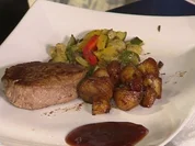 Rinderfilet mit Portweinsoße und Balsamico Drillingen an Gemüse (Frank Reudenbach) - Rezept