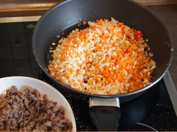 Nudeln mit Sauce und Salat - Rezept - Bild Nr. 7