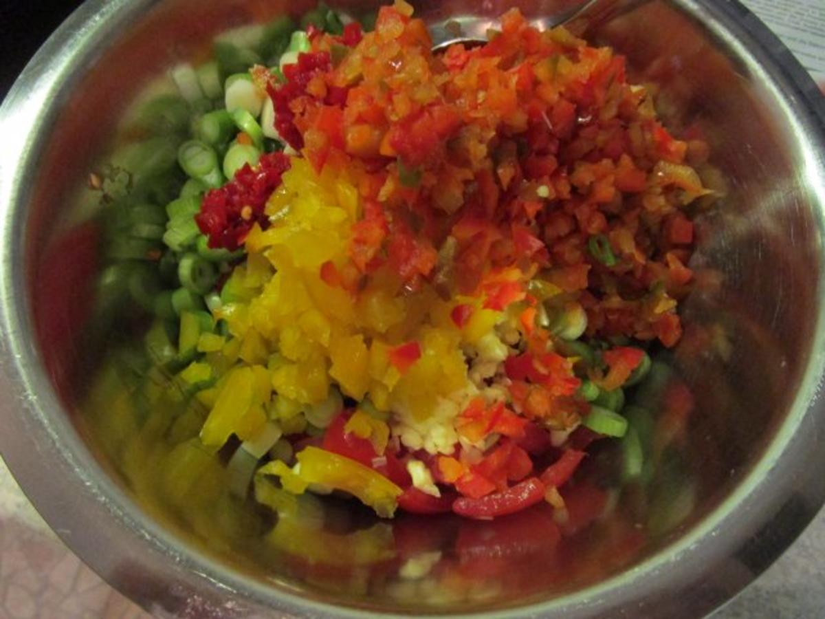 Paprika-Hackbällchen mit Tomaten-Paprika-Salsa - Rezept - Bild Nr. 19