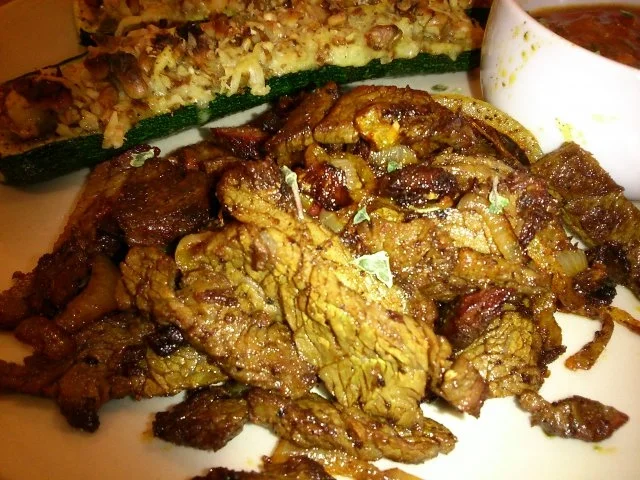 Walnuss-Käse-Zucchini überbacken, mit Tomaten-Oliven-Salsa - Rezept - Bild Nr. 4