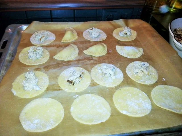 Handgemachte Ravioli mit Ziegenfrischkäse-Kürbisfüllung - Rezept - Bild Nr. 8