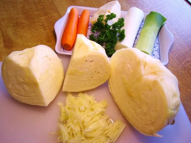 Kohlsuppe mit viel Kümmel und Lamm-Klößchen ... - Rezept - Bild Nr. 3