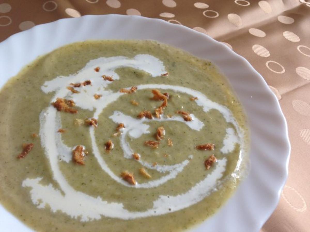 Bilder für Broccoli-Käsesuppe mit Kokosmilch - Rezept