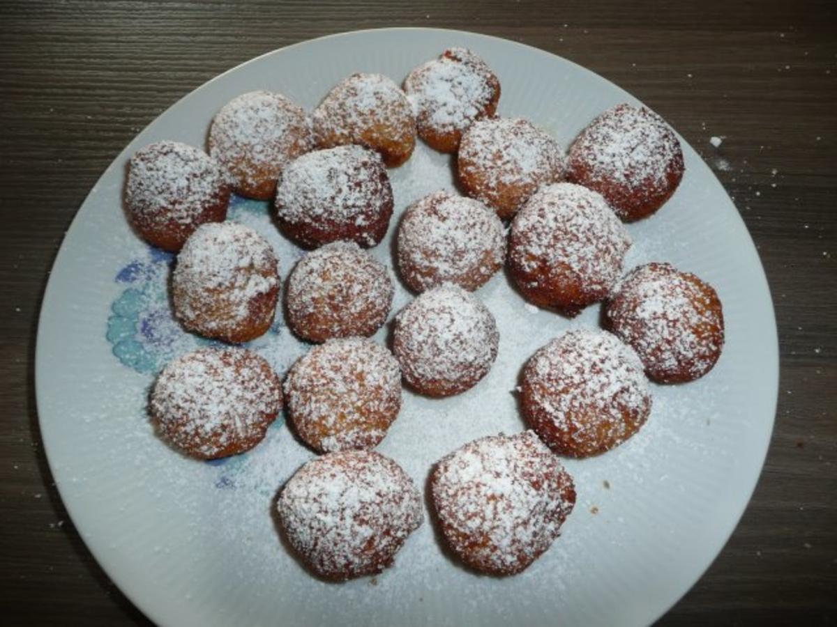 Bilder für Quark - Bällchen 18 Stück - Rezept